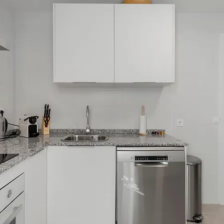 High-end Rooftop Penthouse Near & *