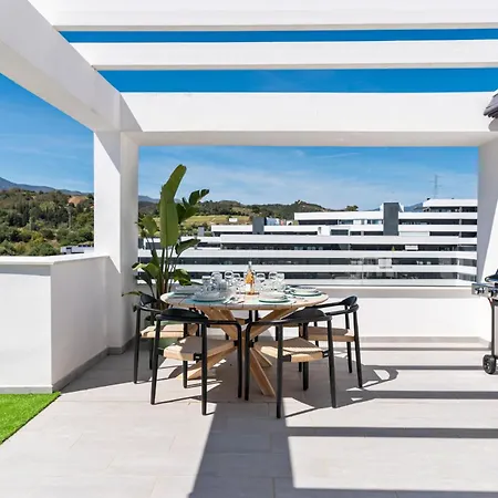 Daire High-end Rooftop Penthouse Near & Estepona