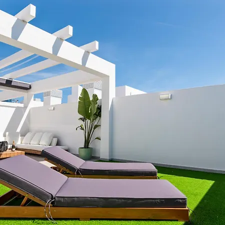 High-end Rooftop Penthouse Near & Apartment *