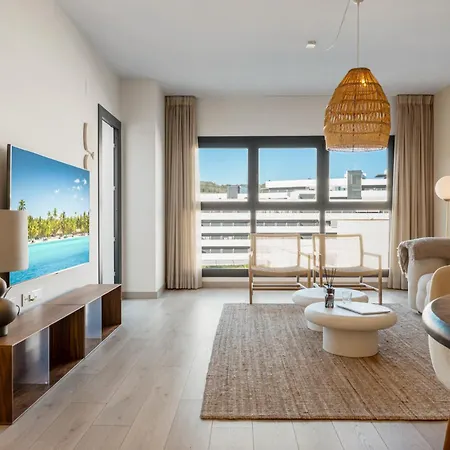 High-end Rooftop Penthouse Near & Apartment